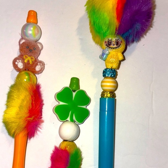 🆕 Rainbow Plush Top DIY Pen Set - Picture 2 of 7